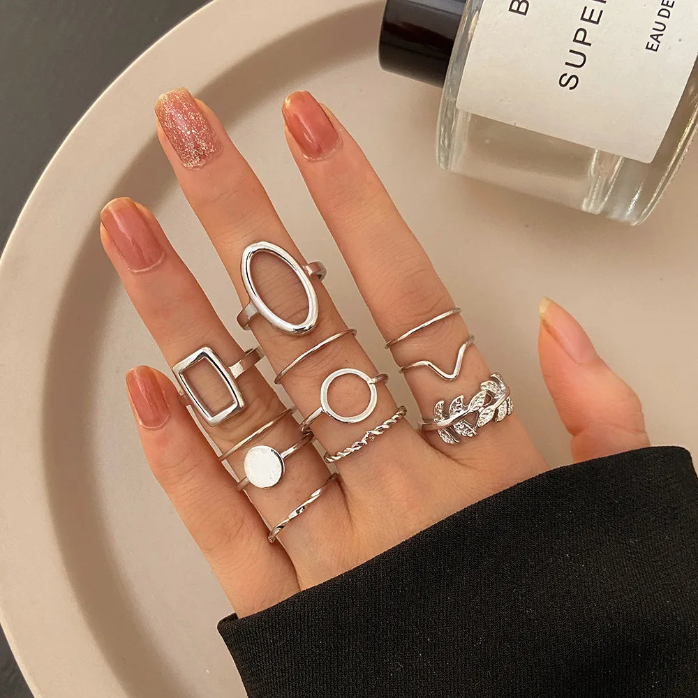 Mixed Vintage Gold Color Metal Rings Set for Women Fashion Geometric Irregular Hollow Spiral Chain Knuckle Finger Ring Jewelry