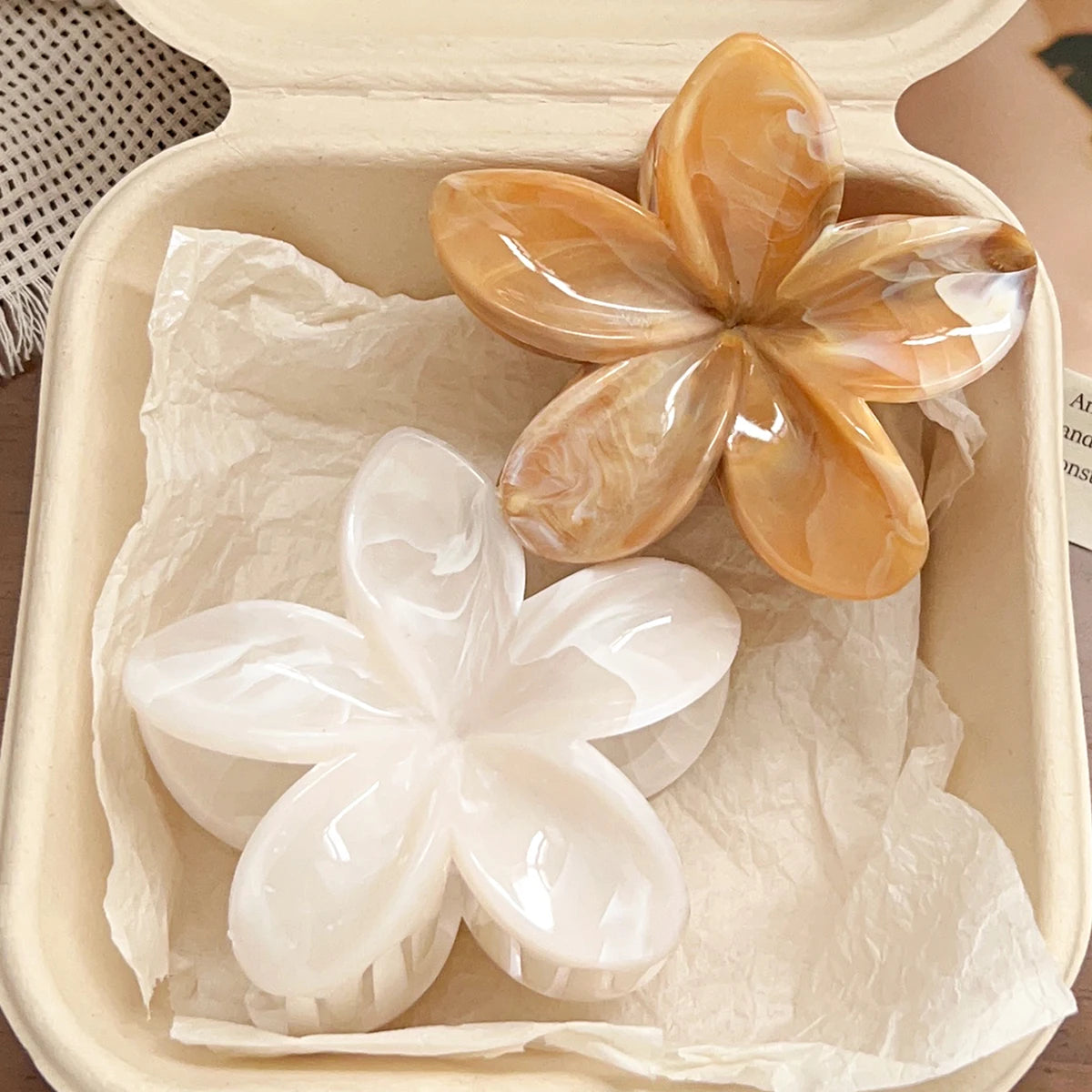 2 Pcs Hawaiian Flower Claw Clips for Women,Marble Vein Flower Hair Claw Clips for Thin Hair,Cute Beach Hair Accessories